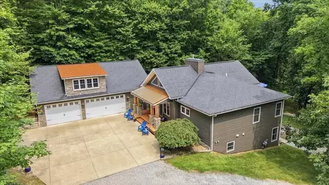 Exterior - 3315 Apple Valley Dr, Howard, OH 43028 photo 2 of 11