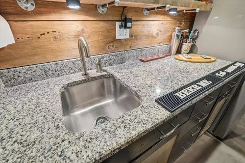 Kitchen - 3315 Apple Valley Dr, Howard, OH 43028 photo 8 of 9