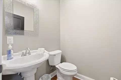 Bath - 3315 Apple Valley Dr, Howard, OH 43028 photo 1 of 9