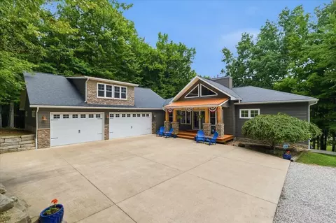 Exterior - 3315 Apple Valley Dr, Howard, OH 43028 photo 7 of 11