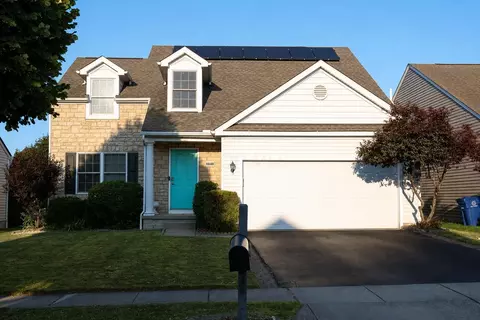 8840 Meadow Grass Ln, Lewis Center, OH 43035