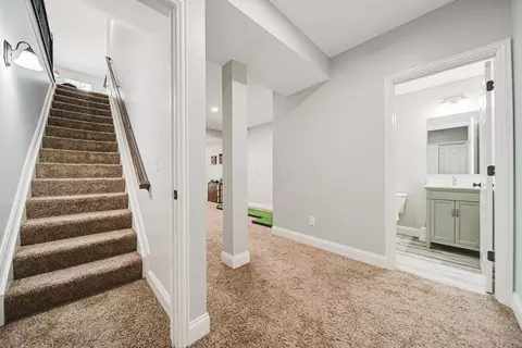 Entry Way - 424 Rolling Acre Dr, Lithopolis, OH 43136 photo 7 of 9