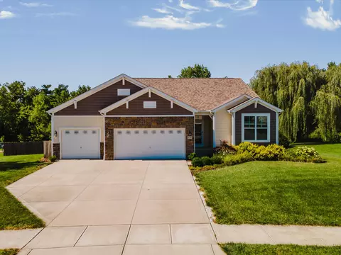 Exterior - 424 Rolling Acre Dr, Lithopolis, OH 43136 photo 15 of 15