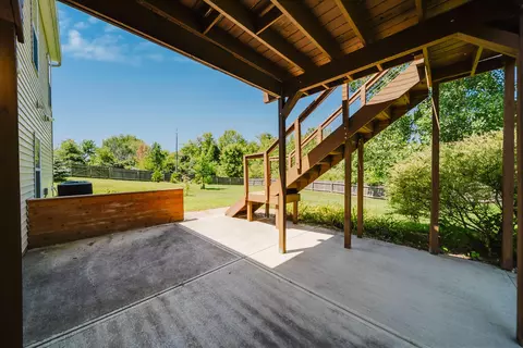 Exterior - 424 Rolling Acre Dr, Lithopolis, OH 43136 photo 10 of 15