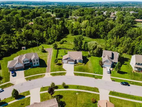 View/Area - 424 Rolling Acre Dr, Lithopolis, OH 43136 photo 1 of 6