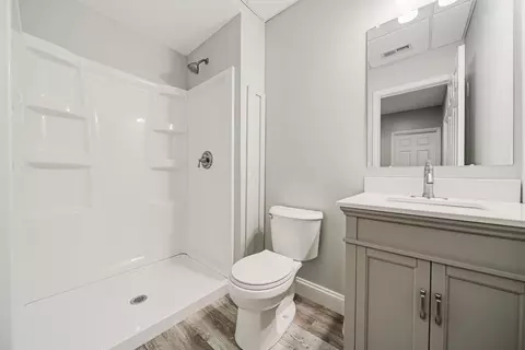 Bath - 424 Rolling Acre Dr, Lithopolis, OH 43136 photo 5 of 5