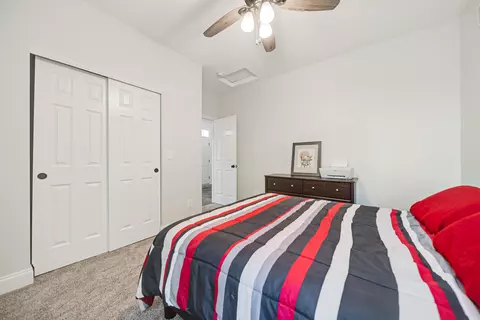Bedroom - 424 Rolling Acre Dr, Lithopolis, OH 43136 photo 2 of 4