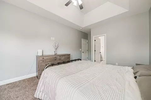 Bedroom - 424 Rolling Acre Dr, Lithopolis, OH 43136 photo 4 of 4
