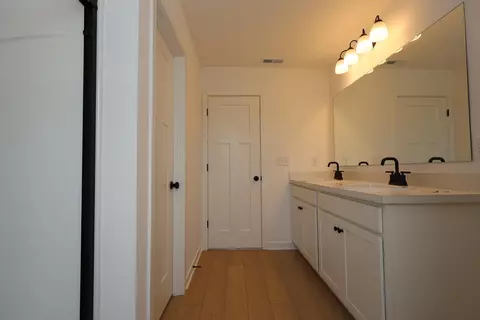 Entry Way - 1007 Dawsons Dr, Hebron, OH 43025 photo 1 of 1