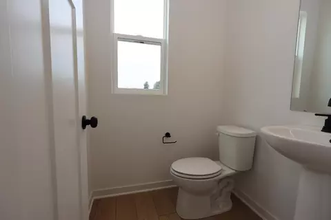 Bath - 1007 Dawsons Dr, Hebron, OH 43025 photo 1 of 5