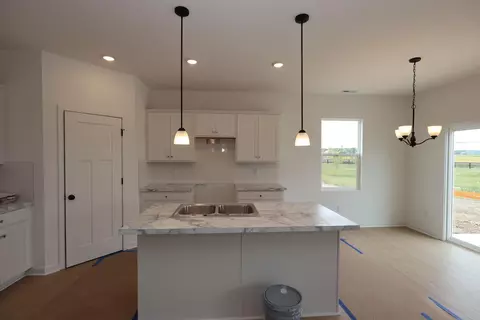 Kitchen - 1007 Dawsons Dr, Hebron, OH 43025 photo 1 of 1