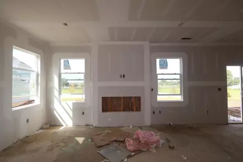 Living - 1011 Dawsons Dr, Hebron, OH 43025 photo 1 of 1
