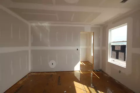 Bedroom - 1011 Dawsons Dr, Hebron, OH 43025 photo 1 of 2