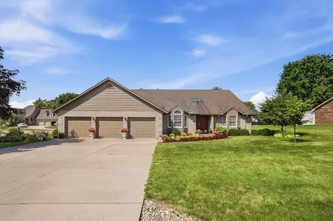1097 Countryside Dr, Washington Court House, OH 43160