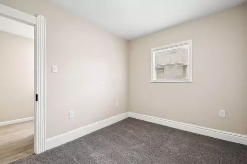 Bedroom - 458 E Main St, Newark, OH 43055 photo 5 of 8