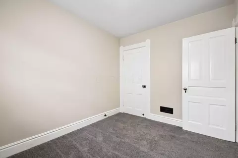 Bedroom - 458 E Main St, Newark, OH 43055 photo 4 of 8