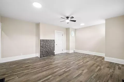 Living - 458 E Main St, Newark, OH 43055 photo 1 of 2
