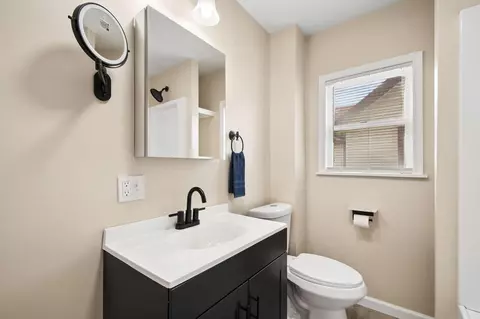 Bath - 458 E Main St, Newark, OH 43055 photo 2 of 3