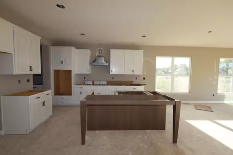 Kitchen - 684 Fadley Loop E, Delaware, OH 43015 photo 2 of 4