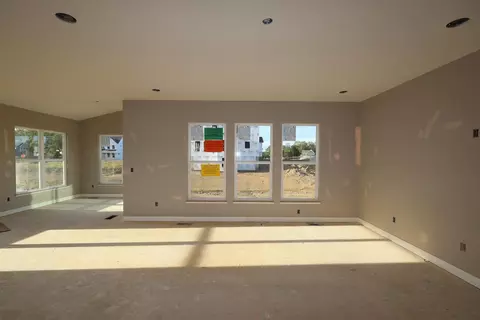 Living - 684 Fadley Loop E, Delaware, OH 43015 photo 1 of 3