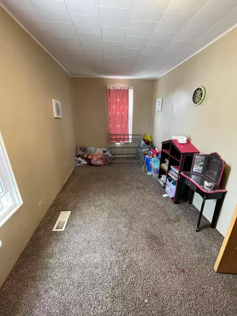 Bedroom - 201 Logan St, Circleville, OH 43113 photo 2 of 4