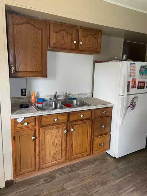 Kitchen - 201 Logan St, Circleville, OH 43113 photo 2 of 4