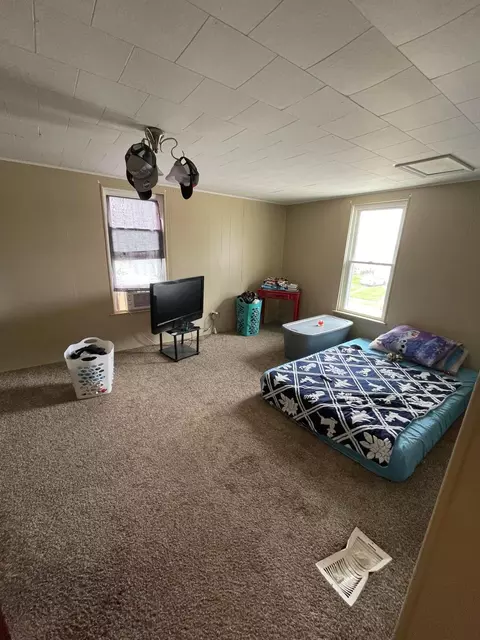 Bedroom - 201 Logan St, Circleville, OH 43113 photo 3 of 4