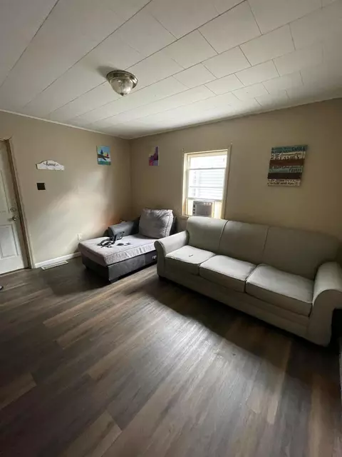 Living - 201 Logan St, Circleville, OH 43113 photo 1 of 1