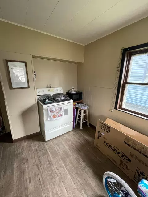 Kitchen - 201 Logan St, Circleville, OH 43113 photo 1 of 4