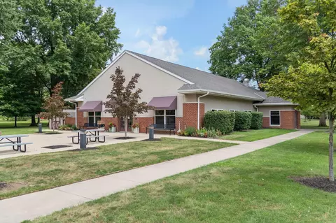 Exterior - 991 Dimson Dr E, Columbus, OH 43213 photo 15 of 15