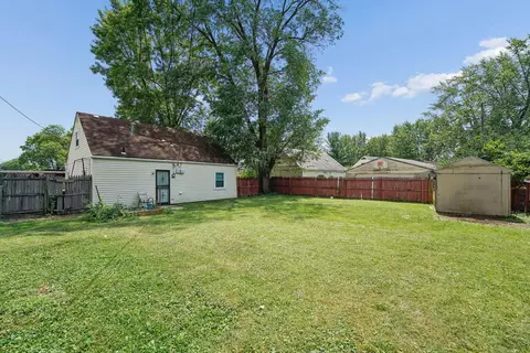 Exterior - 991 Dimson Dr E, Columbus, OH 43213 photo 10 of 15