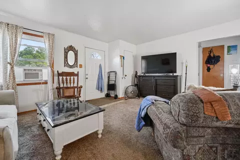 Living - 991 Dimson Dr E, Columbus, OH 43213 photo 1 of 2