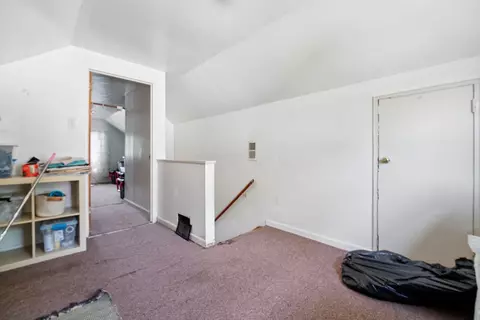Entry Way - 991 Dimson Dr E, Columbus, OH 43213 photo 3 of 3