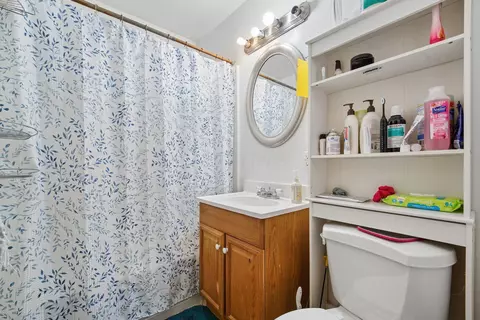 Bath - 991 Dimson Dr E, Columbus, OH 43213 photo 1 of 1