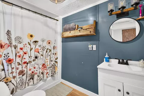 Bath - 778 3rd St, Logan, OH 43138 photo 1 of 1