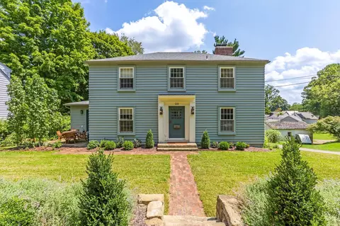 410 N Pearl St, Granville, OH 43023