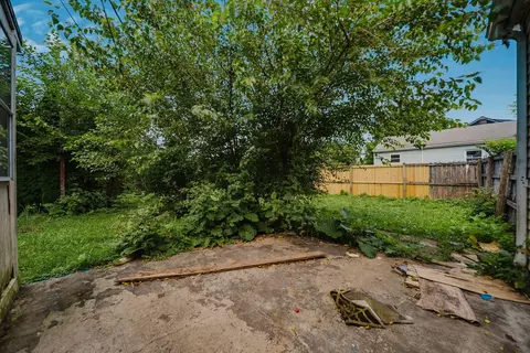 Exterior - 849 Ruby Ave, Columbus, OH 43227 photo 9 of 11