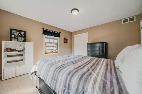 Bedroom - 1720 Marion Edison Rd, Marion, OH 43302 photo 4 of 5