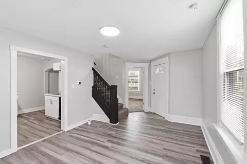 Entry Way - 490 E Markison Ave, Columbus, OH 43207 photo 3 of 4