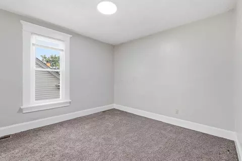 Bedroom - 490 E Markison Ave, Columbus, OH 43207 photo 4 of 7