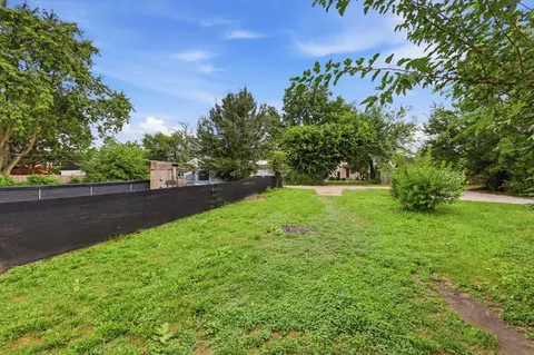 Exterior - 490 E Markison Ave, Columbus, OH 43207 photo 3 of 5