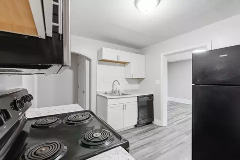 Kitchen - 490 E Markison Ave, Columbus, OH 43207 photo 4 of 5
