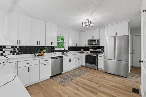 Kitchen - 26295 Jackson Rd, Circleville, OH 43113 photo 1 of 2