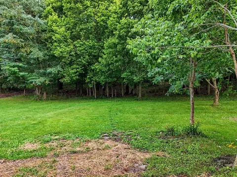 Exterior - 26295 Jackson Rd, Circleville, OH 43113 photo 3 of 4