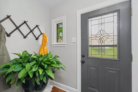 Entry Way - 489 Crescent Rd, Mansfield, OH 44907 photo 1 of 6