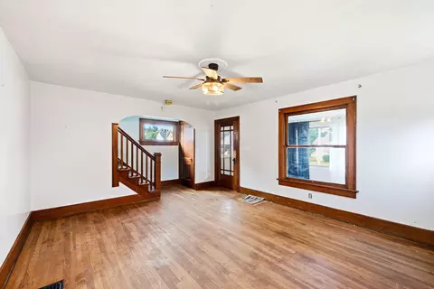 Living - 520 Oak St, Marion, OH 43302 photo 3 of 4