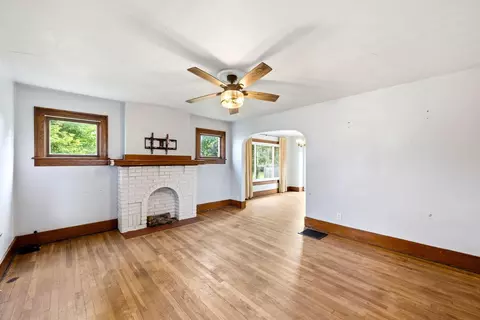 Living - 520 Oak St, Marion, OH 43302 photo 1 of 4