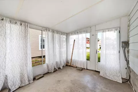 Exterior - 520 Oak St, Marion, OH 43302 photo 4 of 7