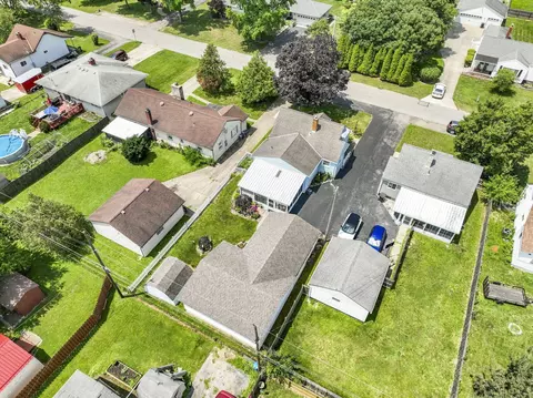 View/Area - 400 Maple Dr, Columbus, OH 43228 photo 4 of 9