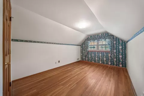Bedroom - 400 Maple Dr, Columbus, OH 43228 photo 6 of 11